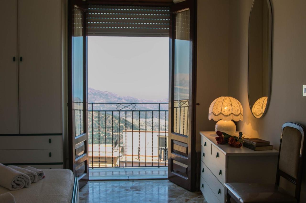 La Casa Della Nonna Villa San Mauro Castelverde Екстериор снимка